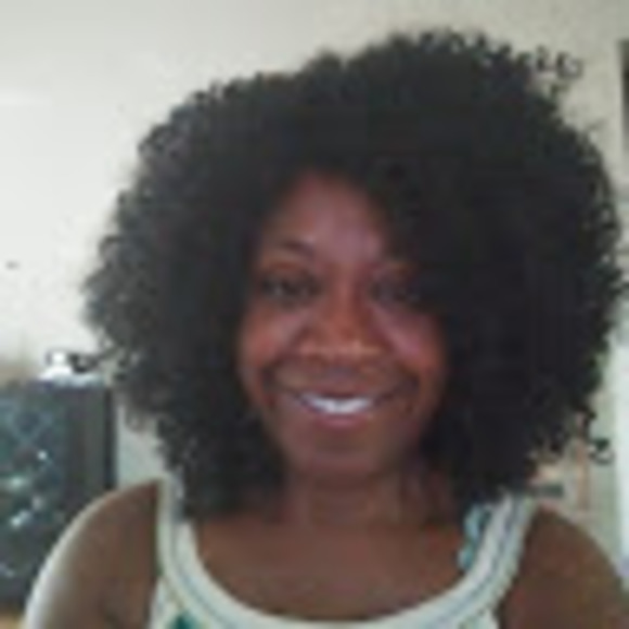 Meet your Posher, Stephanie - Picture 1 of 1